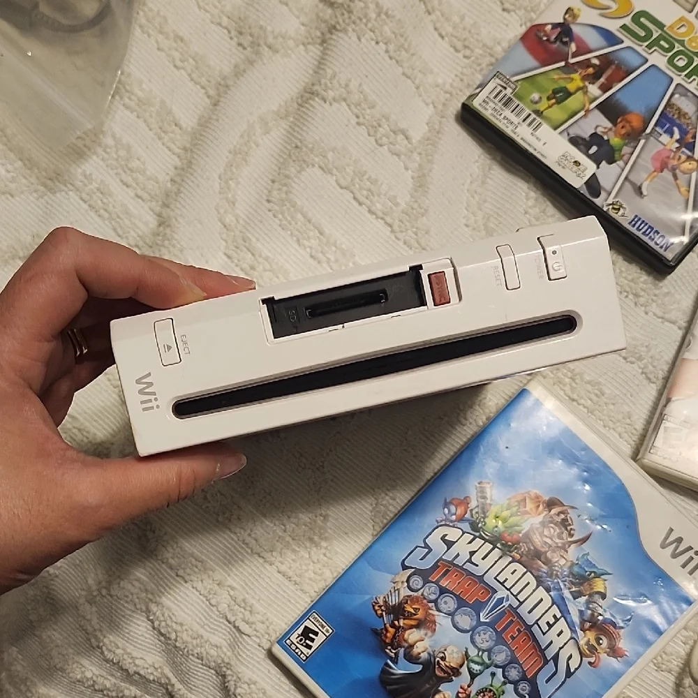 Nintendo Wii Console Bundle - White